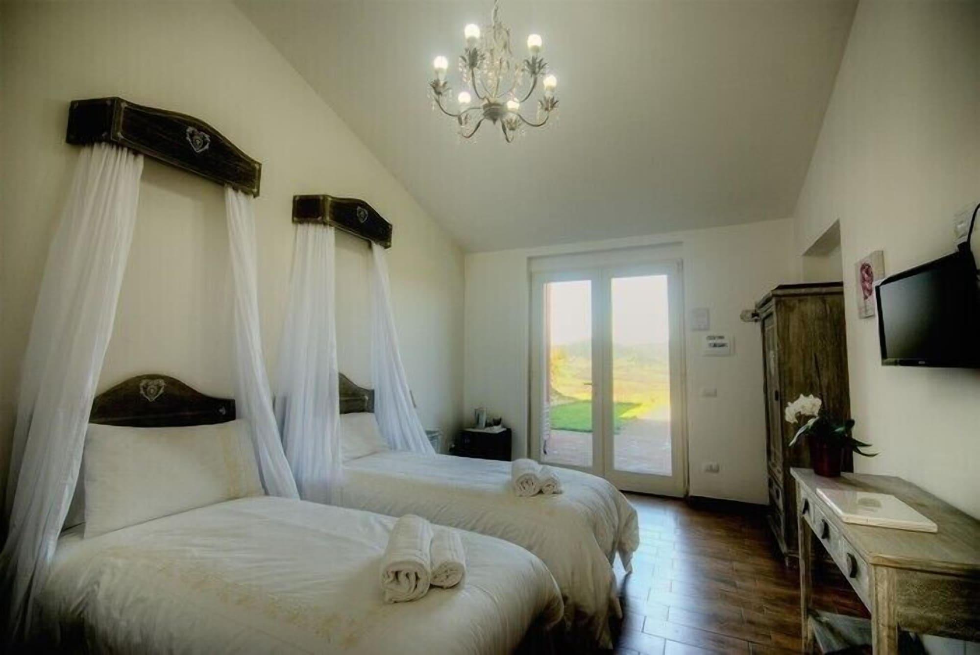Pietriccio Rosso Hotel La Campigliola Екстериор снимка